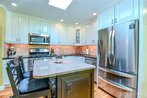 Kitchen - 733 Schrubb Dr, Kettering, OH 45429 photo 2 of 3