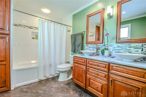 Bath - 733 Schrubb Dr, Kettering, OH 45429 photo 1 of 2