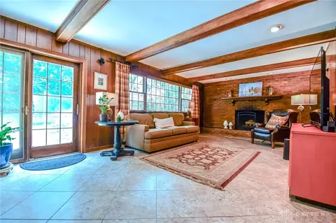 Living - 733 Schrubb Dr, Kettering, OH 45429 photo 3 of 3