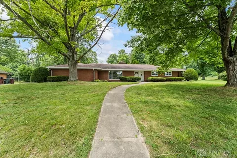 504 W Sherry Dr, Dayton, OH 45426