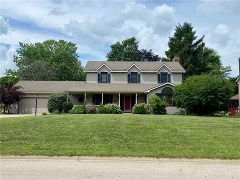 1655 Laurel Creek Dr, Troy, OH 45373