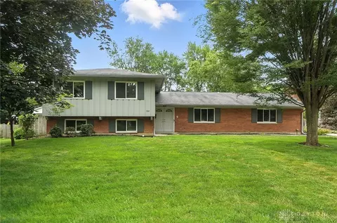 1360 Fenway Ct, Centerville, OH 45458