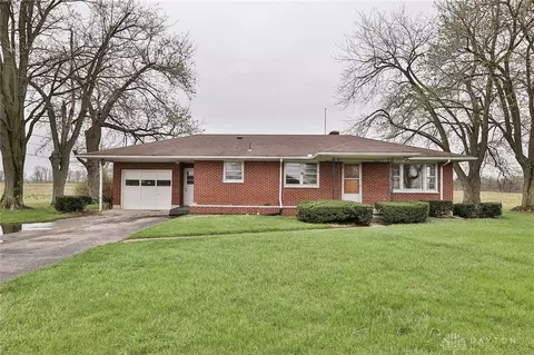 7560 Us 35 E, West Alexandria, OH 45381