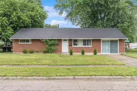 2227 Los Arrow Dr, Dayton, OH 45439