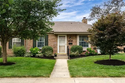 125 E Van Lake Dr, Vandalia, OH 45377