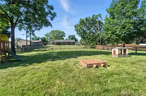 Exterior - 3034 Sandywood Dr, Kettering, OH 45440 photo 6 of 8