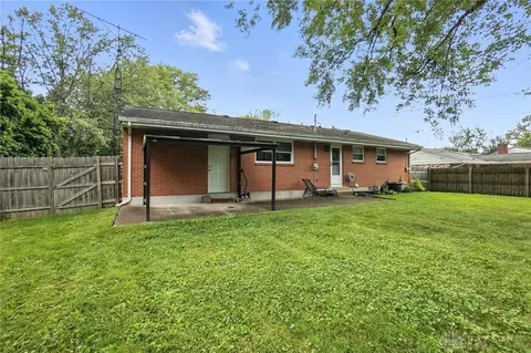 Exterior - 262 Upper Hillside Dr, Bellbrook, OH 45305 photo 7 of 9
