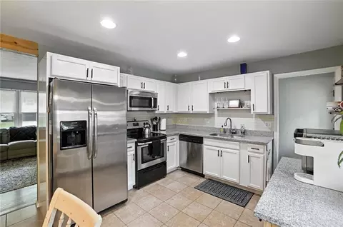 Kitchen - 262 Upper Hillside Dr, Bellbrook, OH 45305 photo 1 of 5