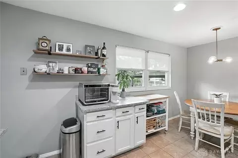 Kitchen - 262 Upper Hillside Dr, Bellbrook, OH 45305 photo 3 of 5