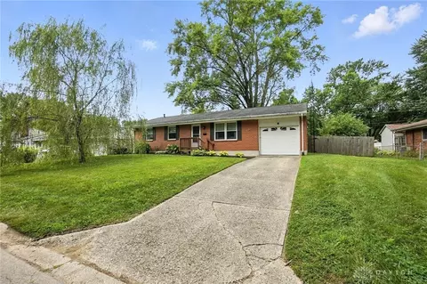 Exterior - 262 Upper Hillside Dr, Bellbrook, OH 45305 photo 2 of 9