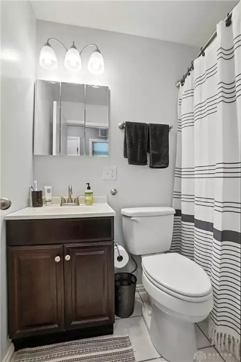 Bath - 262 Upper Hillside Dr, Bellbrook, OH 45305 photo 4 of 6