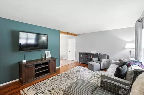 Living - 262 Upper Hillside Dr, Bellbrook, OH 45305 photo 1 of 1