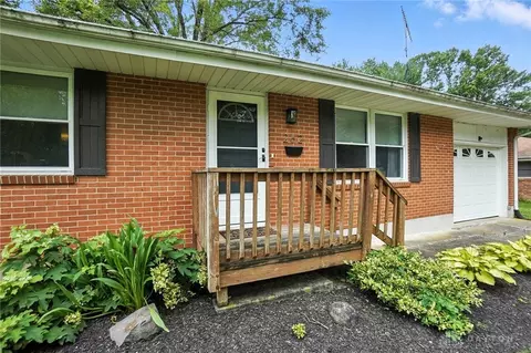 Exterior - 262 Upper Hillside Dr, Bellbrook, OH 45305 photo 4 of 9