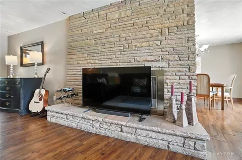 Living - 1579 Big Hill Rd, Kettering, OH 45429 photo 7 of 8