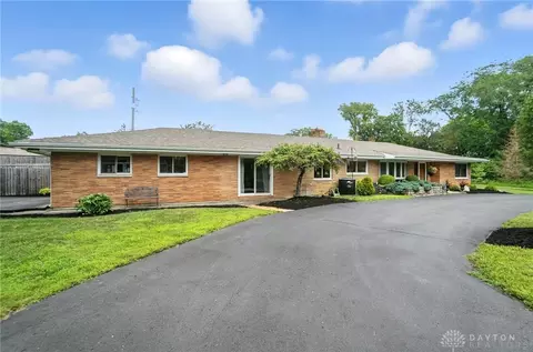 Exterior - 1579 Big Hill Rd, Kettering, OH 45429 photo 2 of 23