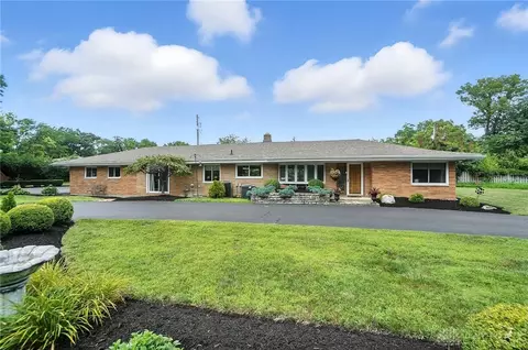 1579 Big Hill Rd, Kettering, OH 45429