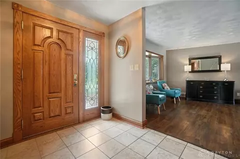 Entry Way - 1579 Big Hill Rd, Kettering, OH 45429 photo 2 of 3