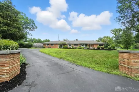 Exterior - 1579 Big Hill Rd, Kettering, OH 45429 photo 1 of 23