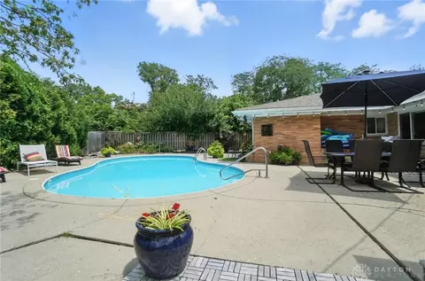 Exterior - 1579 Big Hill Rd, Kettering, OH 45429 photo 12 of 23