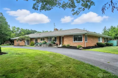 Exterior - 1579 Big Hill Rd, Kettering, OH 45429 photo 3 of 23