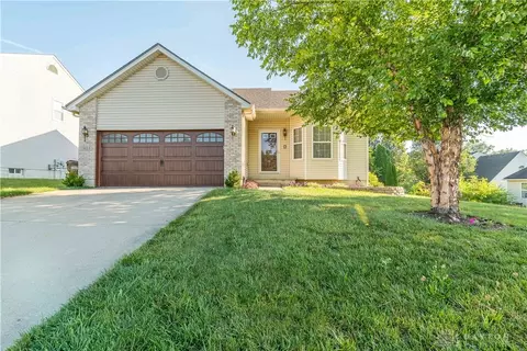 425 Thompson Dr, Fairborn, OH 45324