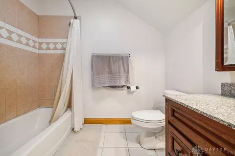 Bath - 7373 Crowl Rd, De Graff, OH 43318 photo 5 of 6