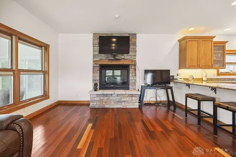 Living - 7373 Crowl Rd, De Graff, OH 43318 photo 2 of 6