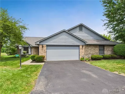 555 Raintree Pl #A, Englewood, OH 45322