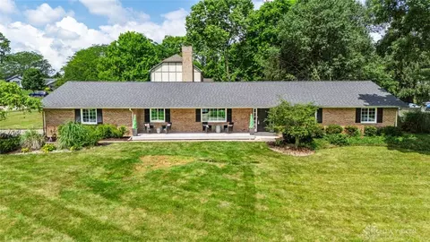 1695 Winterstone Ct, Washington Township, OH 45458