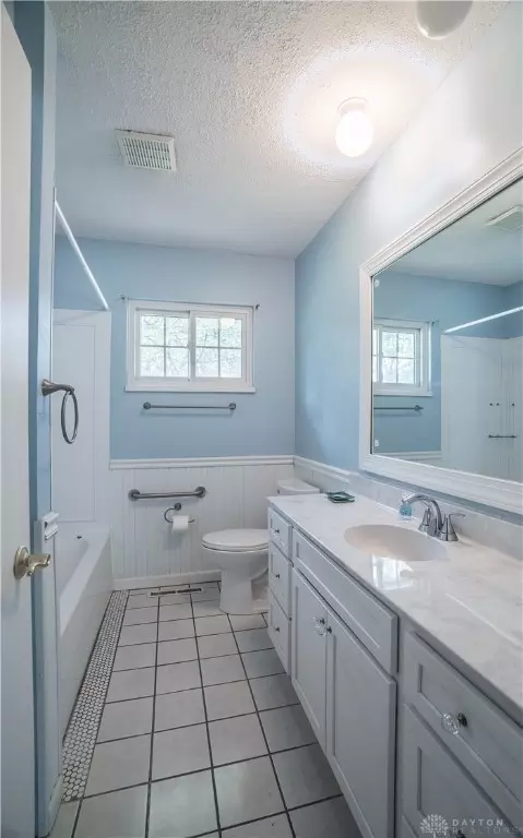 Bath - 928 E Stroop Rd, Kettering, OH 45429 photo 1 of 1