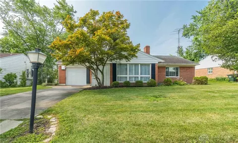 928 E Stroop Rd, Kettering, OH 45429
