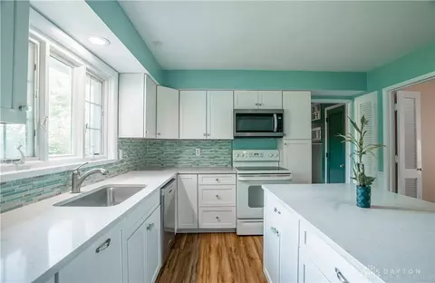 Kitchen - 928 E Stroop Rd, Kettering, OH 45429 photo 3 of 3