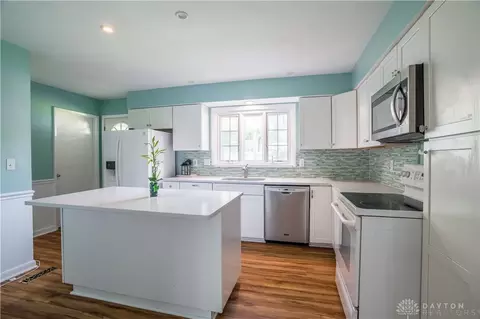 Kitchen - 928 E Stroop Rd, Kettering, OH 45429 photo 1 of 3