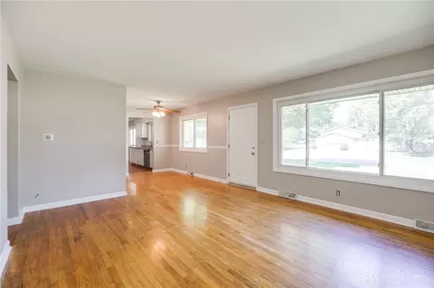 Living - 500 Clareridge Ln, Dayton, OH 45458 photo 2 of 9