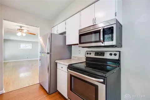 Kitchen - 500 Clareridge Ln, Dayton, OH 45458 photo 3 of 4