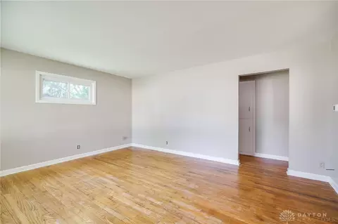 Living - 500 Clareridge Ln, Dayton, OH 45458 photo 4 of 9