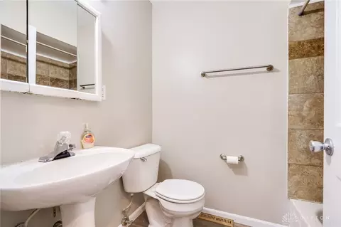 Bath - 500 Clareridge Ln, Dayton, OH 45458 photo 2 of 4