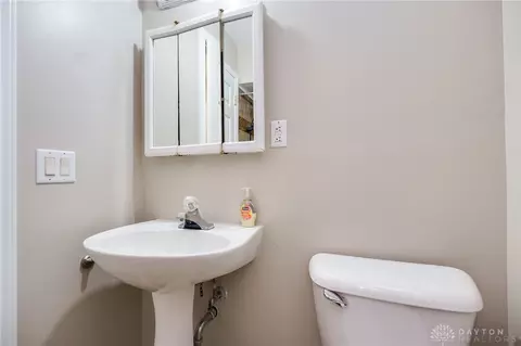 Bath - 500 Clareridge Ln, Dayton, OH 45458 photo 4 of 4