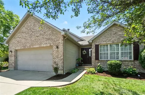 25 Kitty Hawk Dr, Springboro, OH 45066