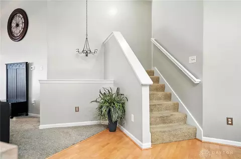 Entry Way - 25 Kitty Hawk Dr, Springboro, OH 45066 photo 4 of 7