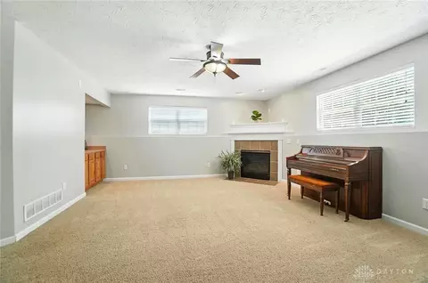 Living - 25 Kitty Hawk Dr, Springboro, OH 45066 photo 4 of 6