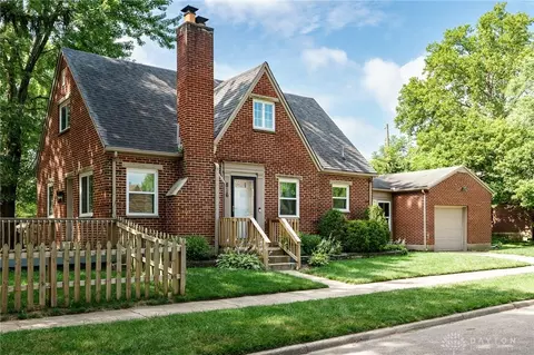 816 Gainsborough Rd, Dayton, OH 45419