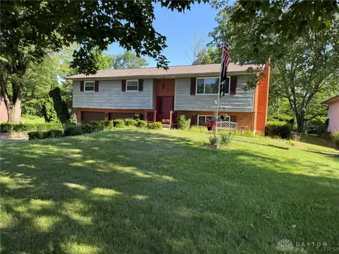 10849 Mile Rd, New Lebanon, OH 45345
