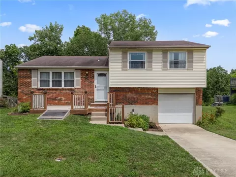 3212 Dorf Dr, Dayton, OH 45439