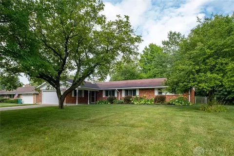 2651 Cross Country Rd, Dayton, OH 45431
