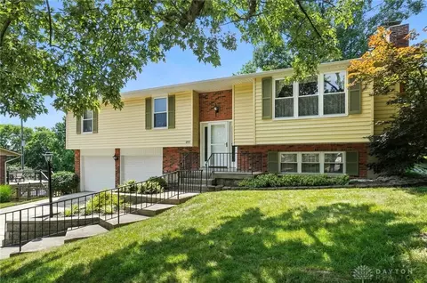 853 King Harry Pl, Miamisburg, OH 45342