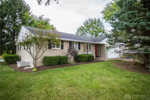 1771 Parkview Dr, Xenia, OH 45385