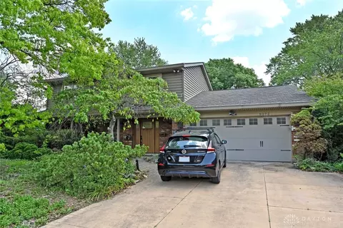 5272 Polen Dr, Kettering, OH 45440
