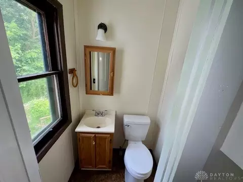 Bath - 1428 Highland Ave, Springfield, OH 45503 photo 1 of 2