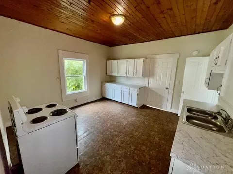 Kitchen - 1428 Highland Ave, Springfield, OH 45503 photo 1 of 1
